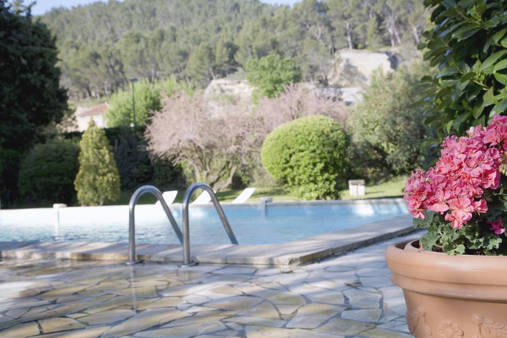 Logis Hotel Castel Mouisson Barbentane Екстериор снимка